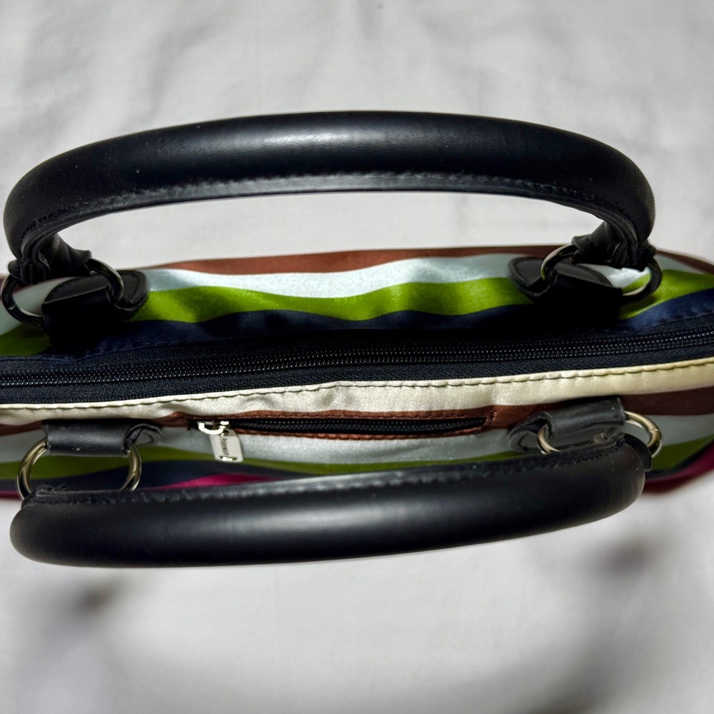 Primeware Insulated Wine Clutch Bag with Wine bottle opener. - Picture 7 of 11